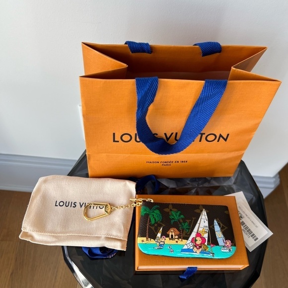 Louis Vuitton Vivienne The House Mascot sailing with friends Key Pouch - Picture 6 of 12